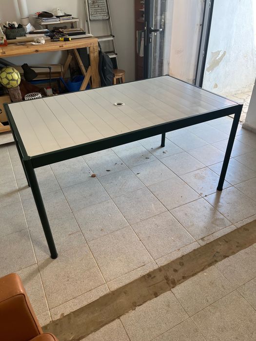 Mesa Exterior de Metal (verde)