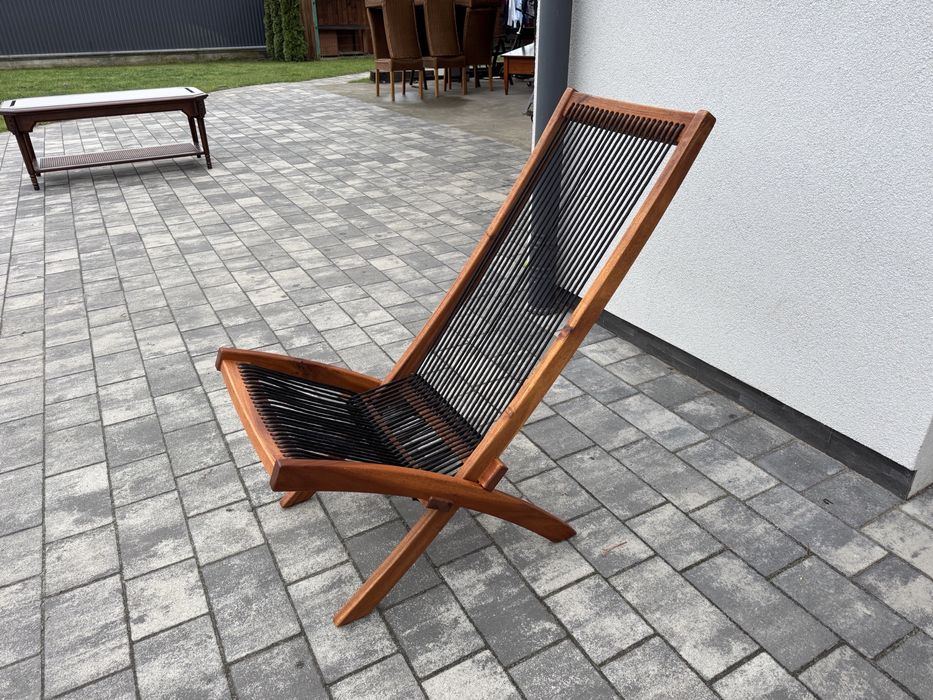 Деревʼяний Шезлонг привезений з Нідерландів.