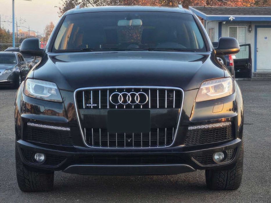 Audi Q7      2015