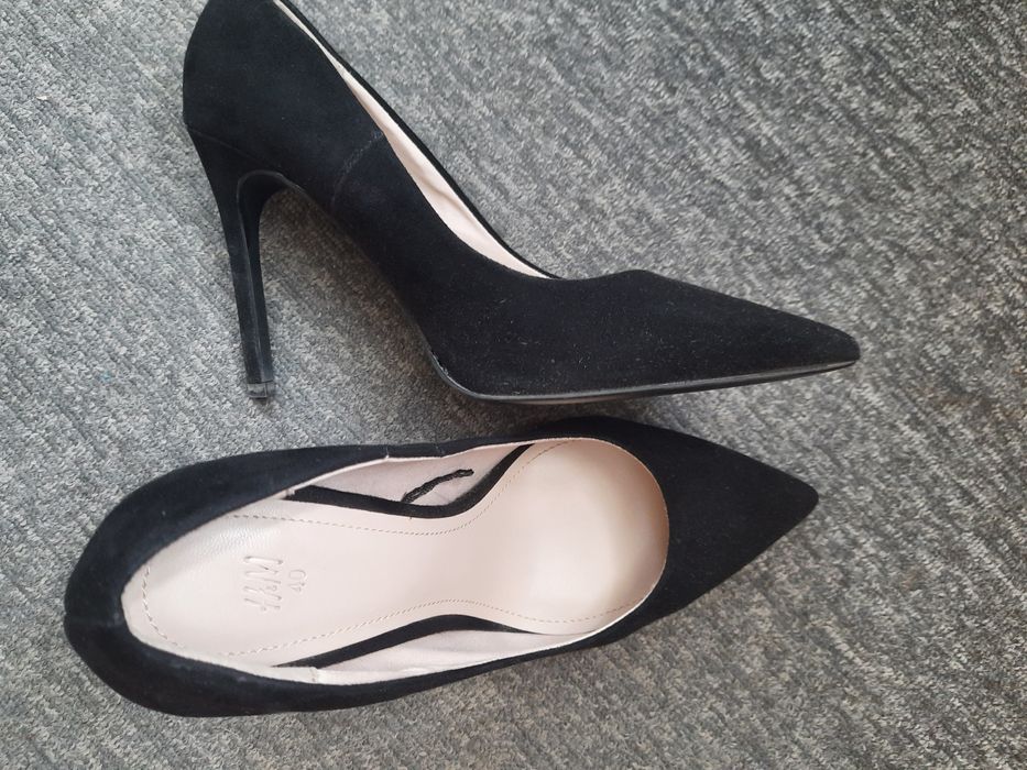 Nowe klasyczne szpilki pantofle 40 zamszowe H&M
