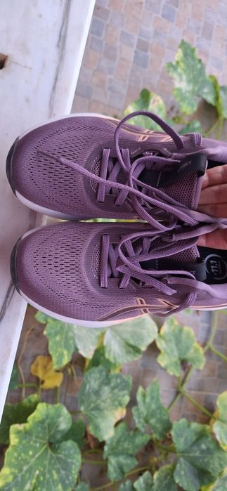 Ténis corrida ASICS como novos 38