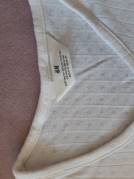 Elegancka biała bluzka dziewczęca