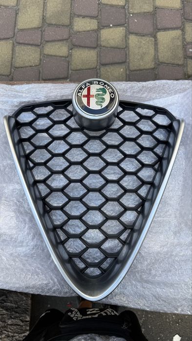 Решітка giulia alfa romeo veloce
