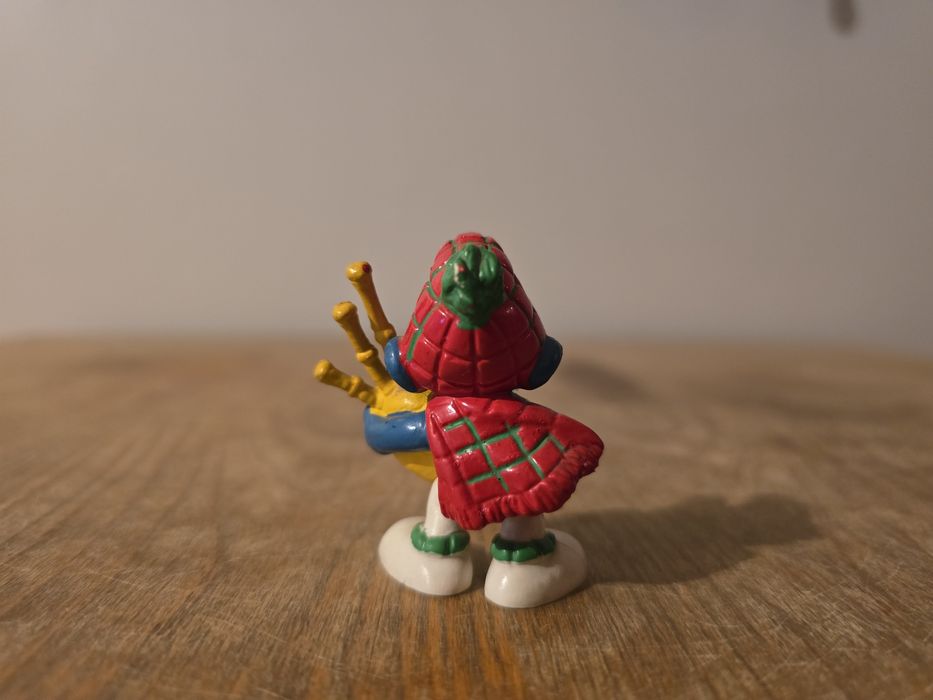 Bully smerf smurf szkot grający na dudach figurka model wycofany vintage