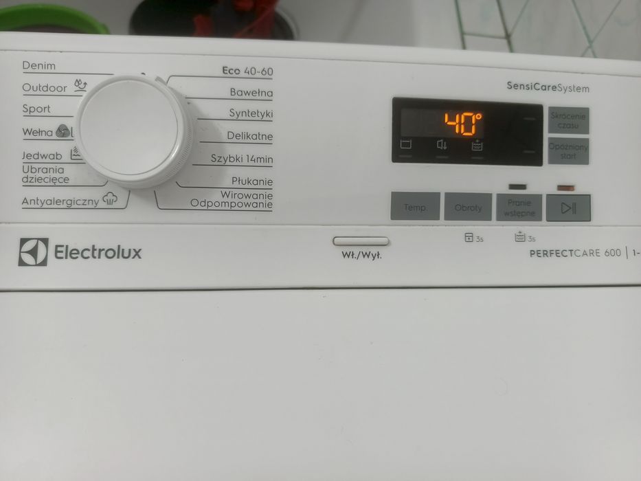 Pralka Electrolux EW6TN25061P PerfectCare 600 6kg 1000obr/min
Pralka