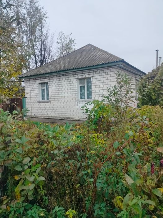 Продаж просторого будинку