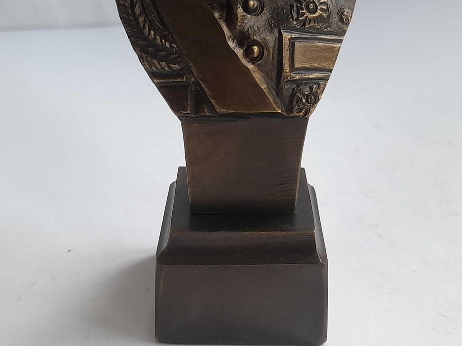 Popiersie Józef Piłsudski, sygnowane (11 cm)