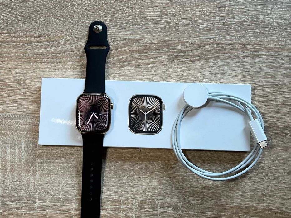 Apple Watch 10 46mm Gold Titanium