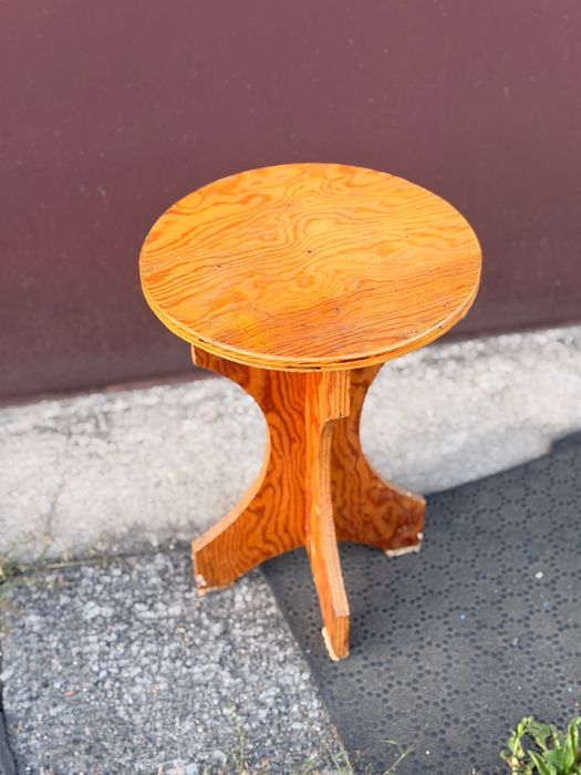 Taboret drewniany