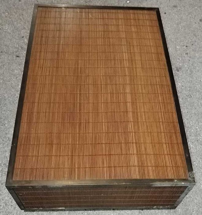 Mesa de centro Vintage, de bambu com rodizios e tampo em vidro