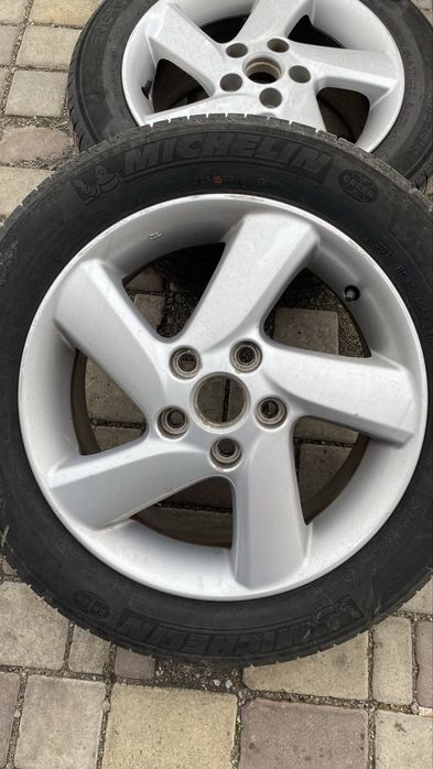 Диски легкосплавні 5*114,3 R 16 на літній гумі