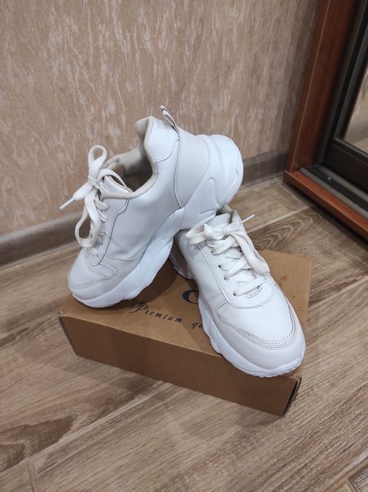 Кросівки, мокасіни р.36- 36,5