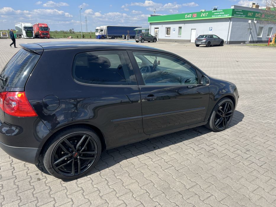 Volkswagen Golf V  1.6mpi
