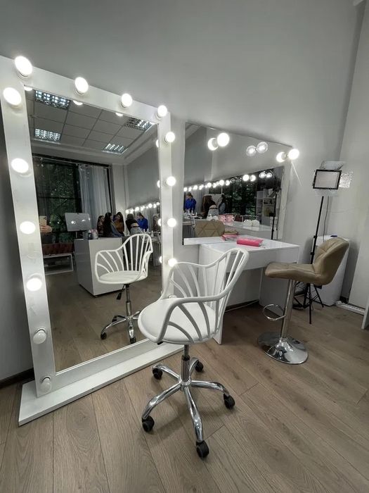 Меблі для студії краси