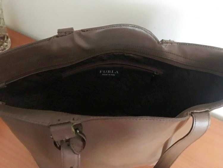 Carteira Zillian com fecho