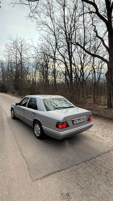 Продам MERCEDES 124