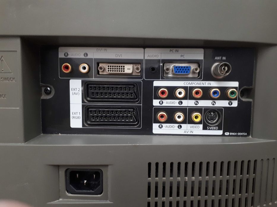 TV z funkcją monitora+pilot