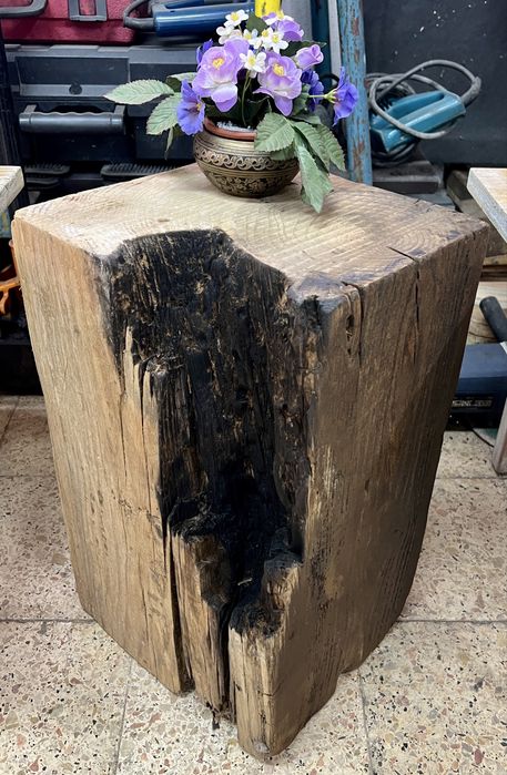 Mesa de apoio cubo de madeira tora maciça