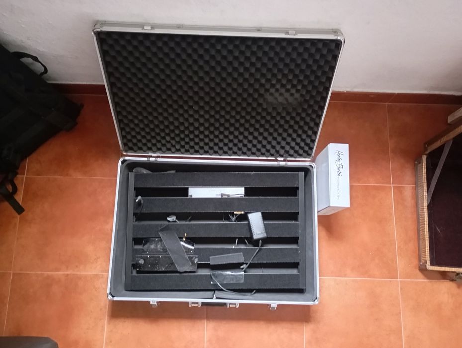 Só vendo o conjunto!Case Spacechip 60Xl + Powerplant iso-12 Pró  (Harley Benton.)