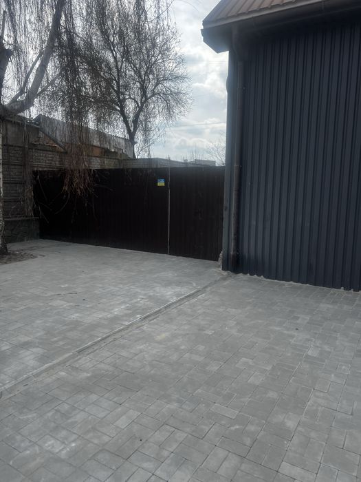 Аренда 100 м 2 на зупинці 9 школа