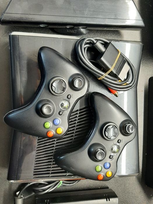 Xbox 360 250gb 2xpad kinect stojak okablowanie komplet