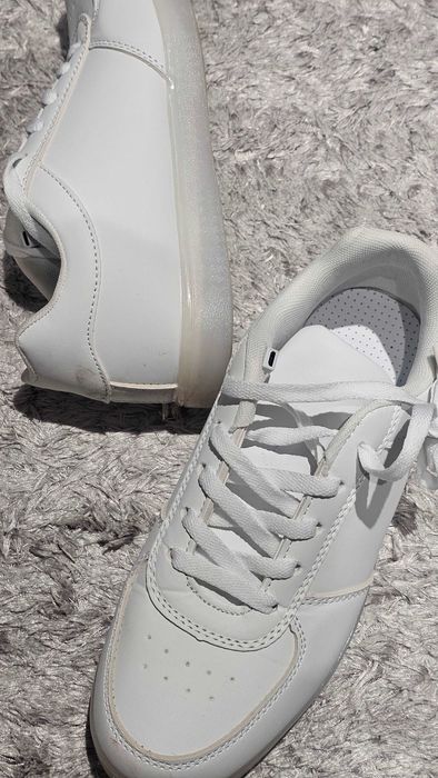 Sapatilhas Brancas com LED