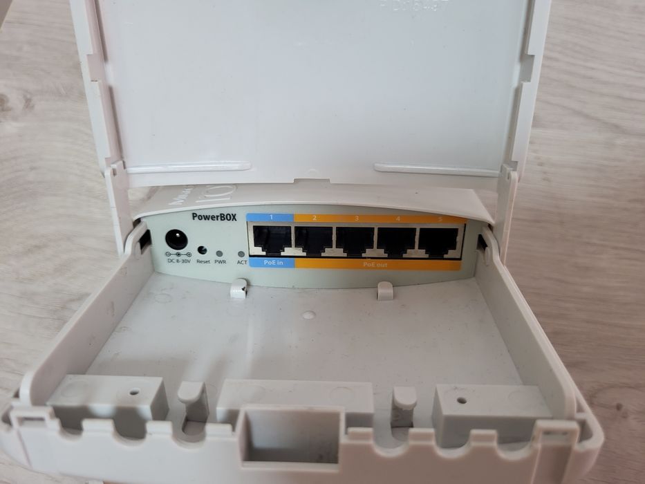 Маршрутизатор Mikrotik RouterBOARD RB750P-PBr2: 1 900 грн. - Інше ...