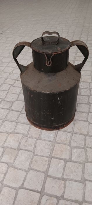 Conjunto de 2  bilhas antigas