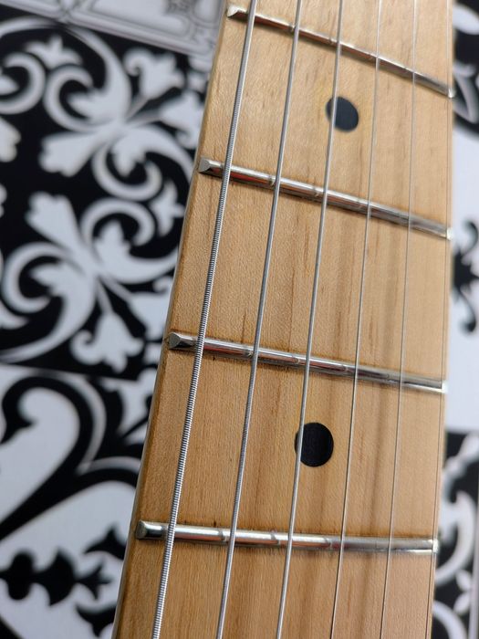 Guitarra Elétrica - Ajustes • Reparações • Mods • Eletrónica

A tua gu
