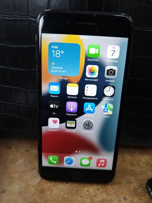 iPhone 7 plus 
128 gb