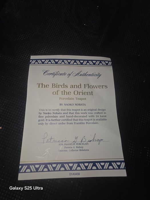 Composição em porcela antiga ver certificado na