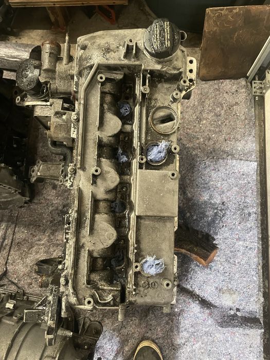 ГБЦ головка блока клапанна кришка om611 2.2cdi vito sprinter хороша.