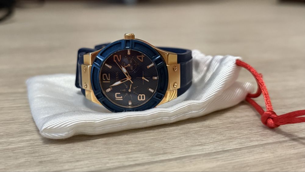 Продам годинник Guess (original)