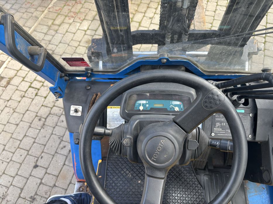 Wózek widłowy widlak toyota 7FDF20