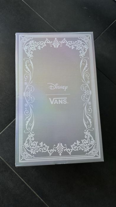 Tenis Vans, edição especial Disney, tamanho 42,5, novos na caixa