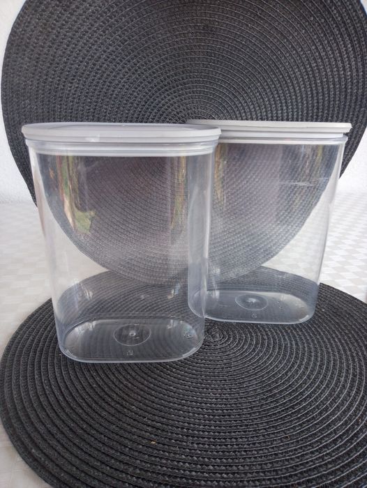 Pojemniki kuchenne plastikowe oraz ceramiczny
