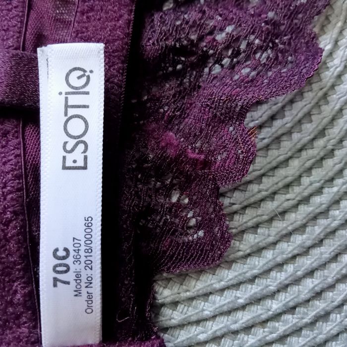 Biustonosz push up, koronkowy, bordo Esotiq 70C