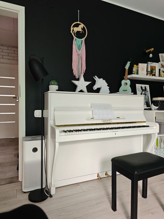 Pianino MALMSJO po renowacji jak nowe bez uszkodzeń