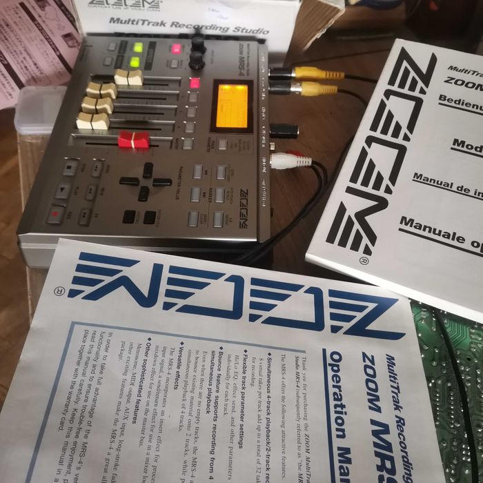 Zoom MRS 4 rejestrator multitrack nagrywarka wieloślad