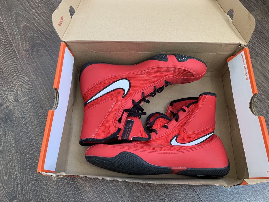 Боксерки червоні Nike Machomai 2