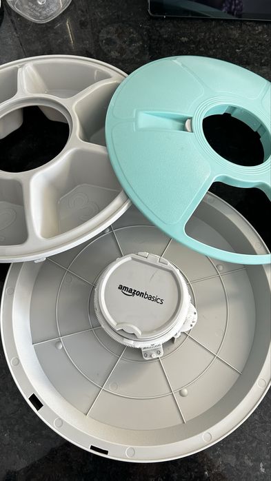 Dispensador automático de comida para animais de estimação
