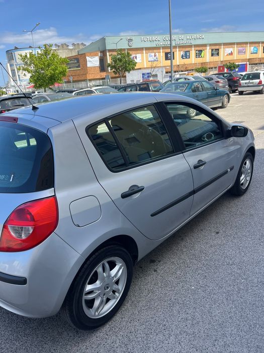 Renault Clio III 1.2 Gasolina – 2006 — photo 2