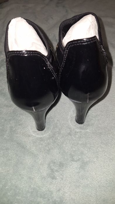 Nowe damskie czarne buty na obcasie 36 24cm botki