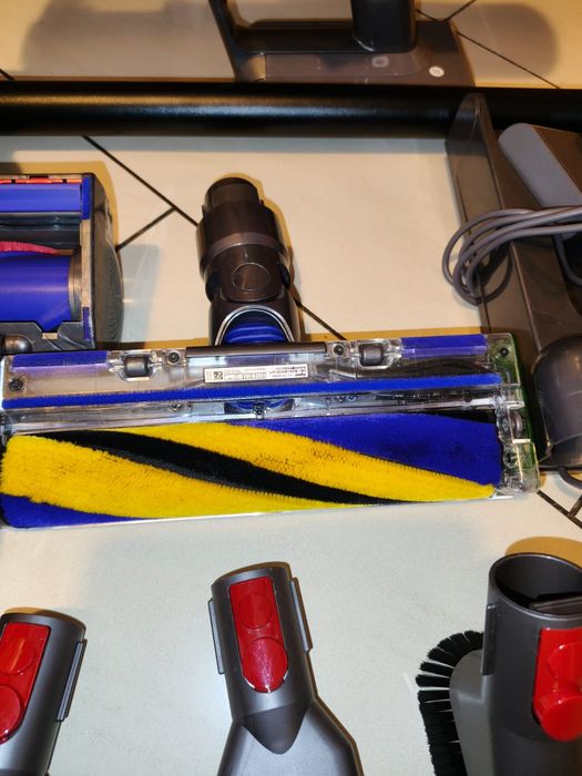 Dyson v11 absolute