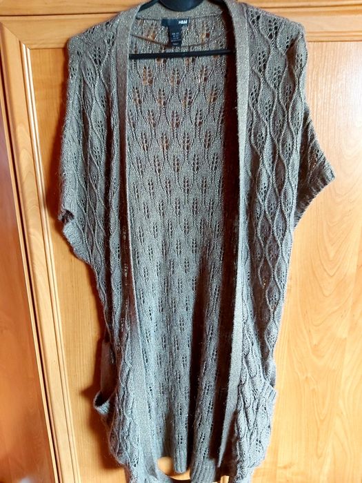 Kawowa narzutka H&M r. XS ze złotą nitką