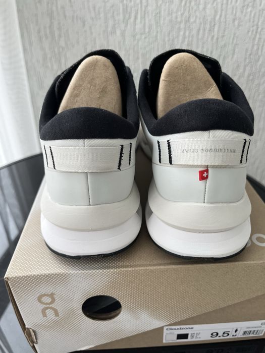 Кросівки On Cloudzone 27.5см