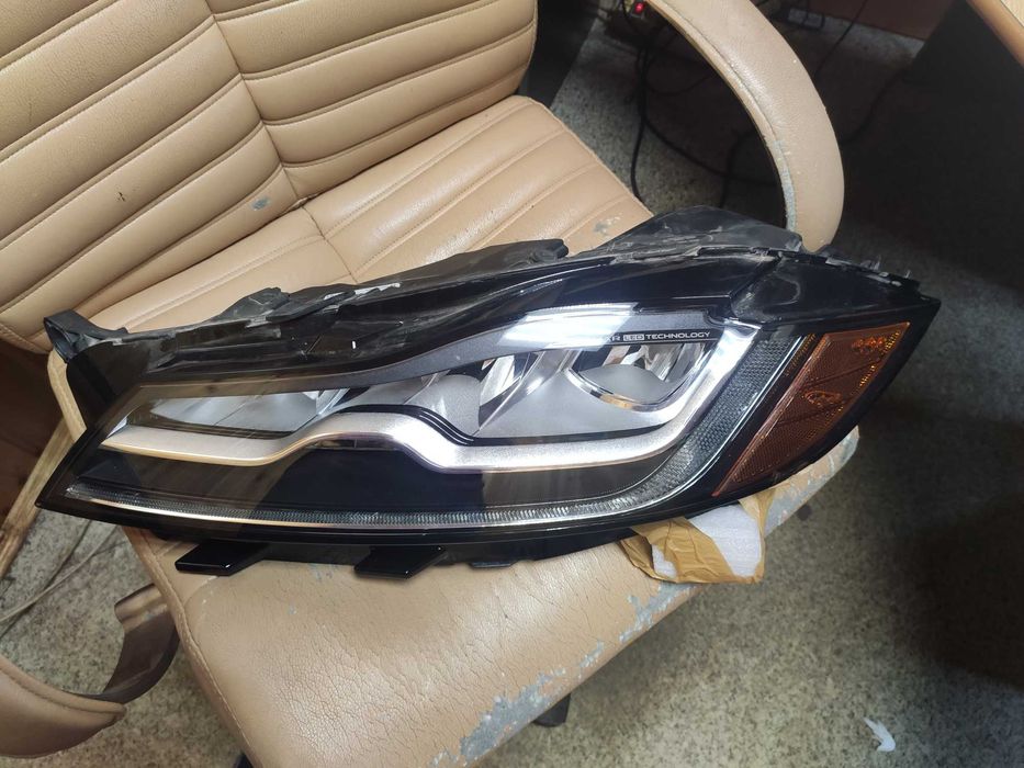Фара левая бу Jaguar XF/I Pace 17- Full LED x260 USA GX6313W030