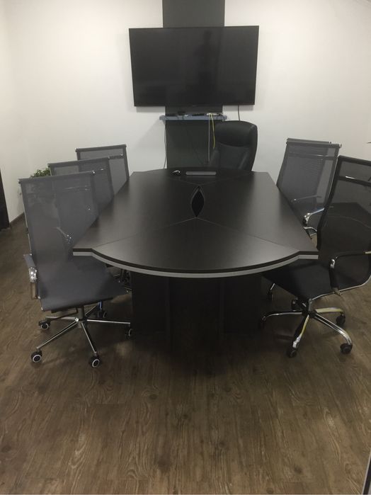 Конференционный стол Ньюмен