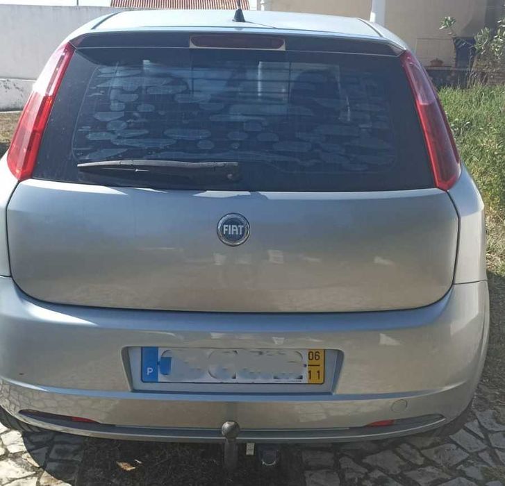 Grande Punto, Multijet. Comercial com bola de reboque.