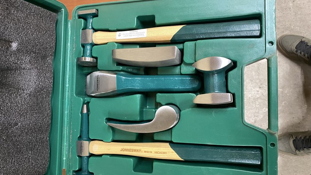 Набор правок и молотков для жестяных работ